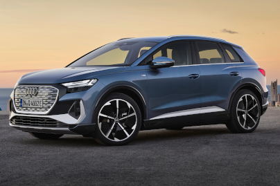  2022   Q4 e-トロン   40 e-tron   advanced 