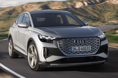  2022   Q4 e-トロン   スポーツバック 40 e-tron   S line 