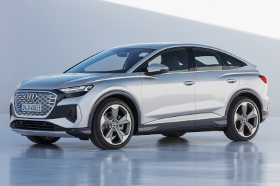  2022   Q4 e-トロン   スポーツバック 40 e-tron   advanced 