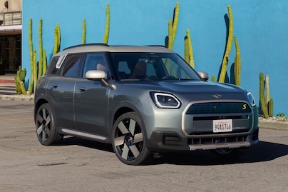  2024   THE NEW ALL-ELECTRIC MINI COUNTRYMAN   SE  