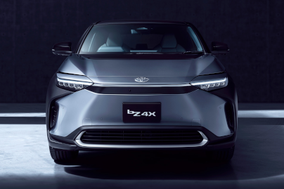 2022   bZ4X   4WD  