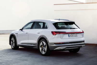  2021   e-トロン   50 quattro   advanced 