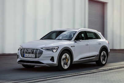  2021   e-トロン   50 quattro   S line 
